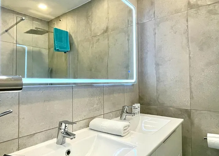 White Dream Near The Sea 3bed By Solrentspain *