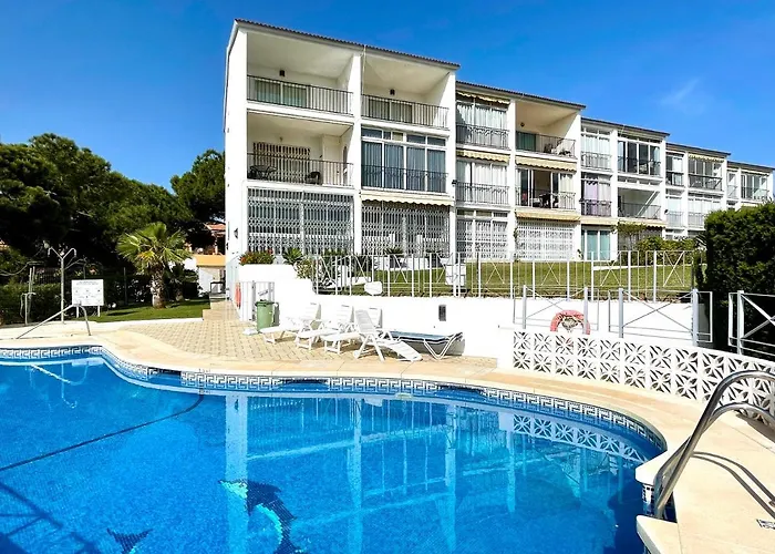 White Dream Near The Sea 3bed By Solrentspain アパート フエンヒロラ