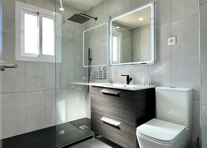 White Dream Near The Sea 3bed By Solrentspain * フエンヒロラ