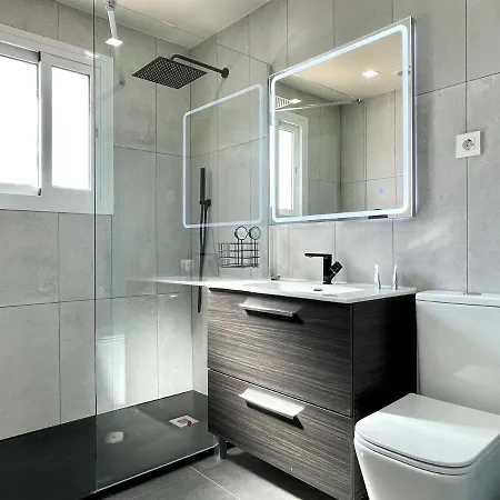 White Dream Near The Sea 3bed By Solrentspain * פואנגירולה